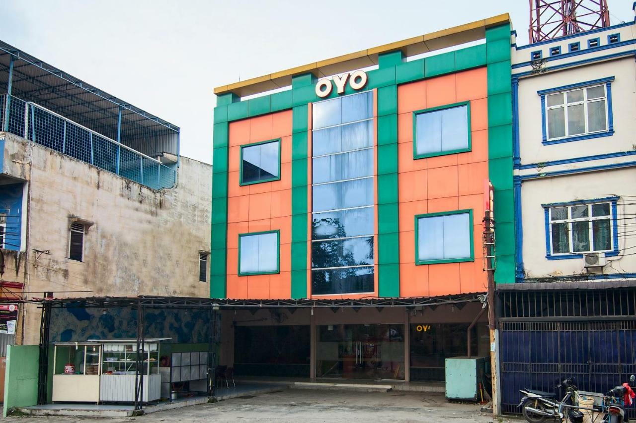 Oyo 529 Hotel Paninda Medan Exterior foto