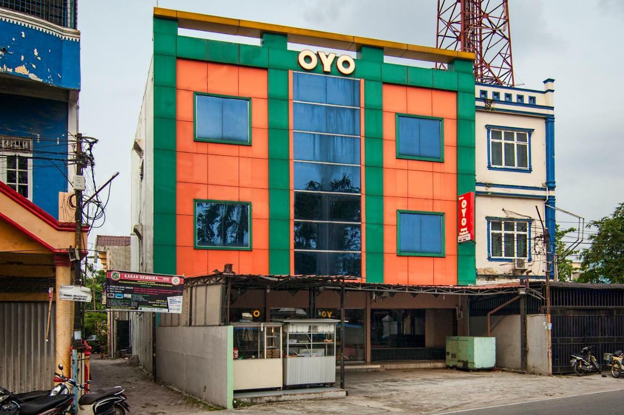 Oyo 529 Hotel Paninda Medan Exterior foto