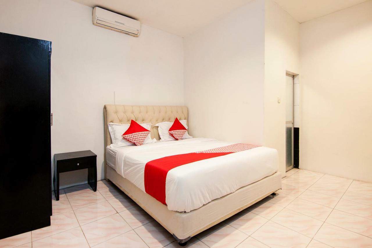 Oyo 529 Hotel Paninda Medan Exterior foto